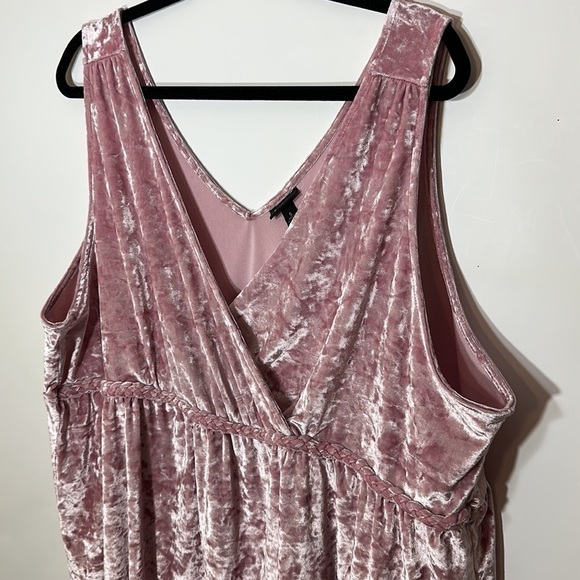 Torrid 5 VELVET SURPLICE BABYDOLL TANK pink - Picture 5 of 9